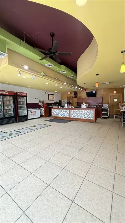 999 High St, Dedham, MA 02026