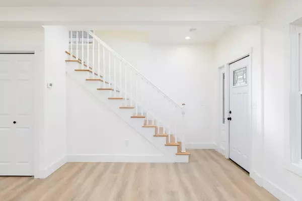 Worcester, MA 01610,33 Florence St