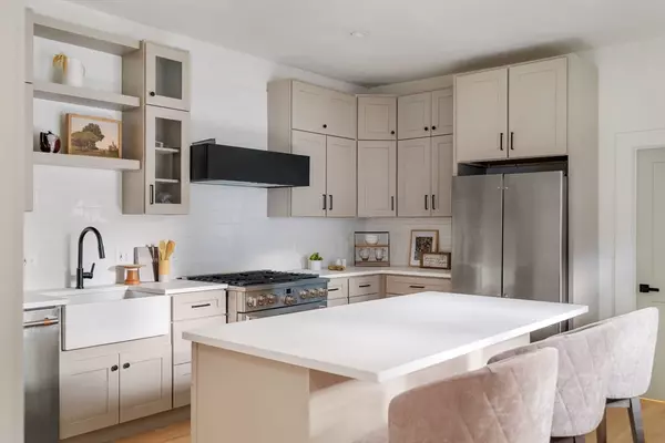 Somerville, MA 02143,85 Lowell St