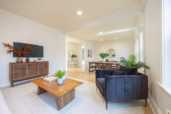 Brookline, MA 02446,58 Dwight St #6