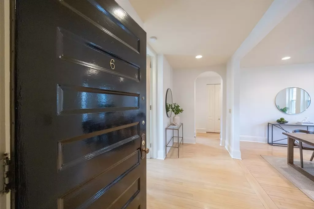 Brookline, MA 02446,58 Dwight St #6