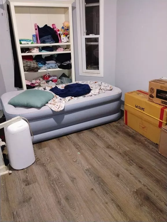 Dracut, MA 01826,10 Edwards St