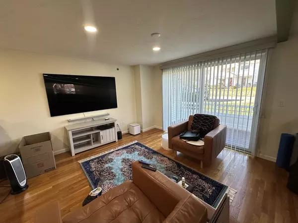 Chelmsford, MA 01824,360 Littleton Road #F11