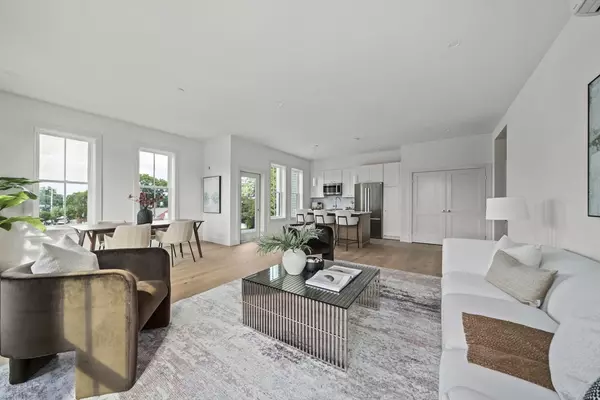 Quincy, MA 02169,105 Sea St #203