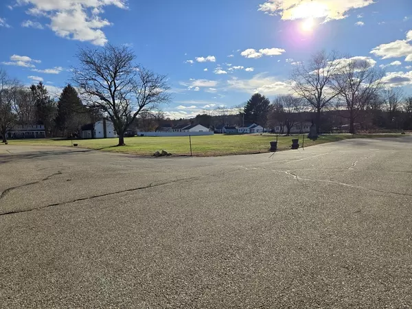 West Brookfield, MA 01585,19 Chapman Ave #8