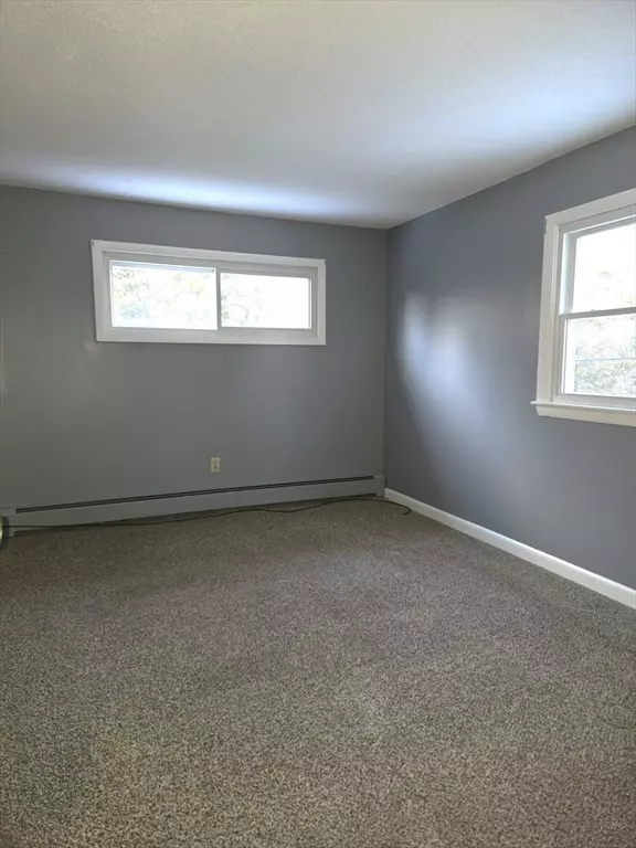 West Brookfield, MA 01585,19 Chapman Ave #8