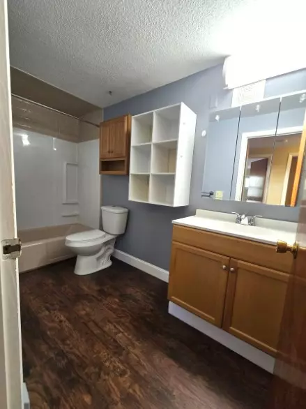 West Brookfield, MA 01585,19 Chapman Ave #8