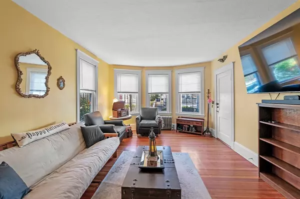 Salem, MA 01970,9 Glover St #1