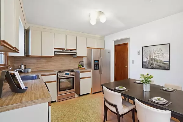 Randolph, MA 02368,79 Gold St.