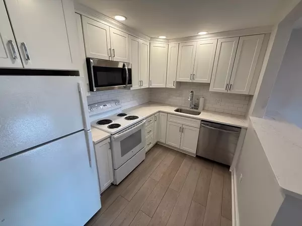 21 Warren #2-4, Waltham, MA 02453