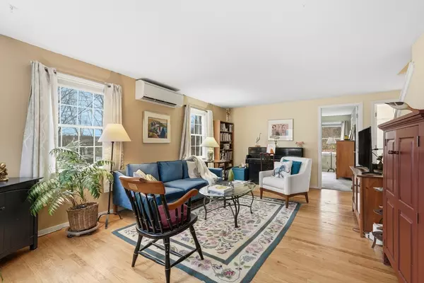 Greenfield, MA 01301,58A Laurel Street #58A