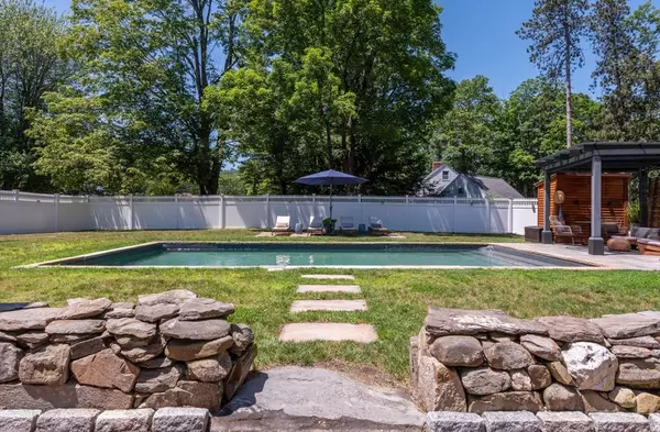 Plaistow, NH 03865,98 Sweet Hill Rd