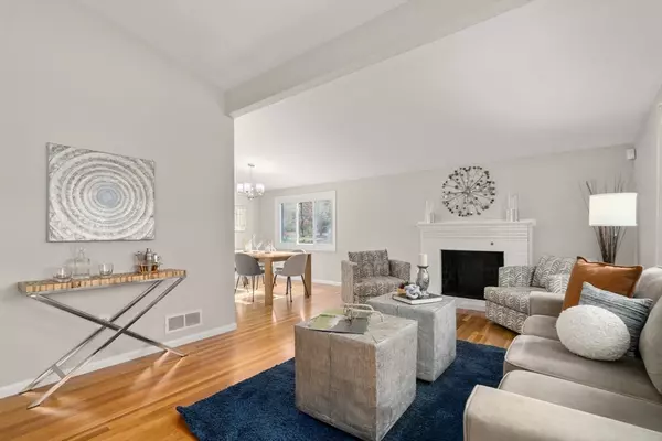 Sharon, MA 02067,30 Hampton Road