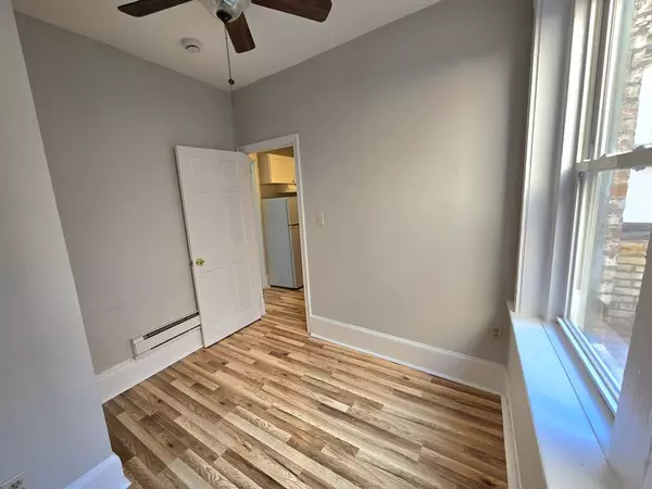 Boston, MA 02113,115 Salem St #16