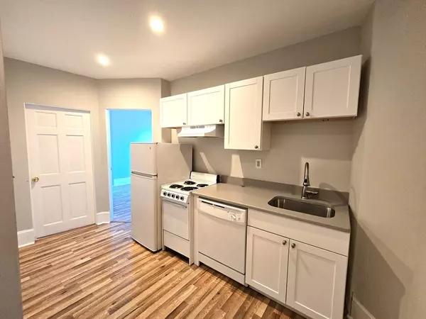 Boston, MA 02113,115 Salem St #16