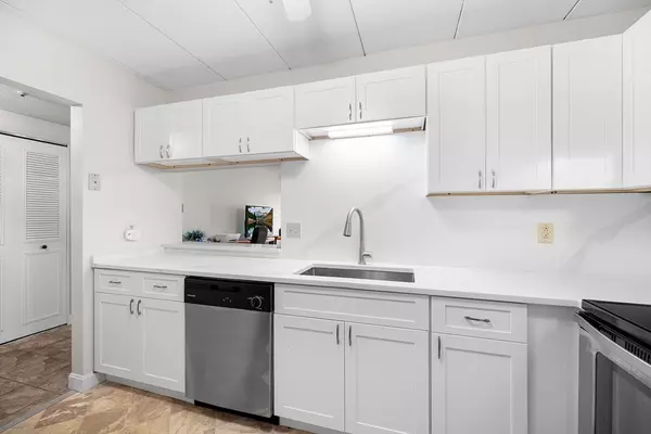 Stoneham, MA 02180,40 Main St #505