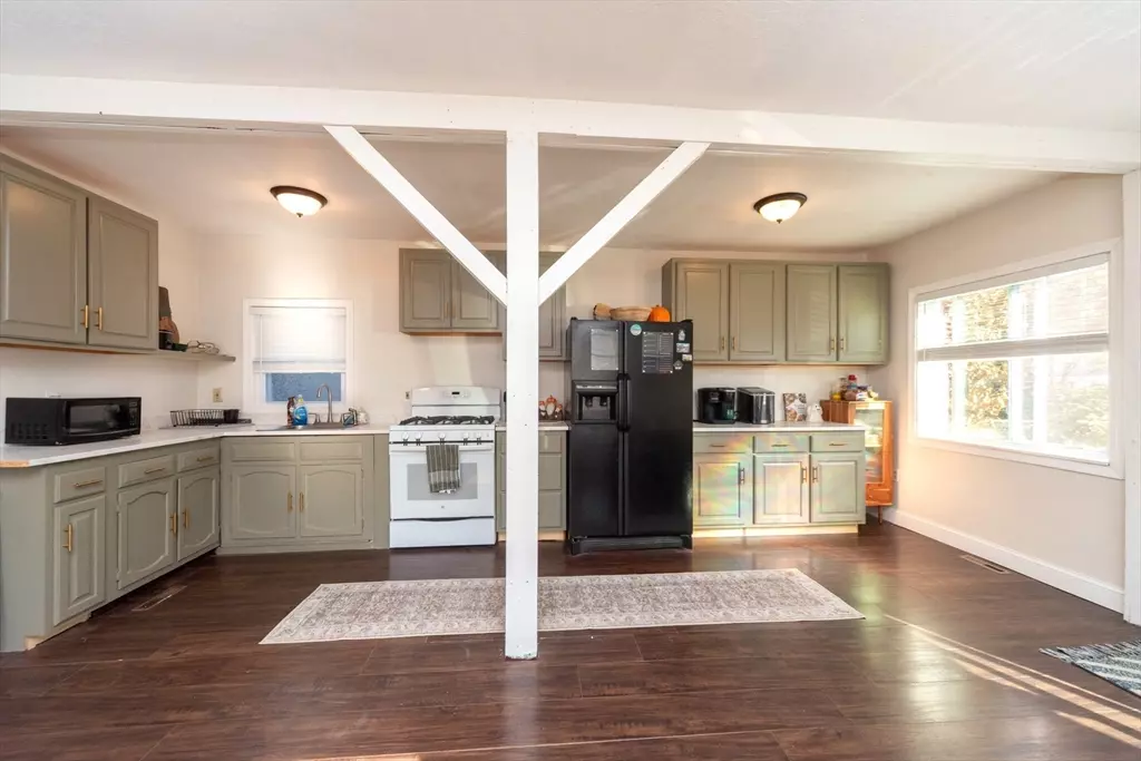 Norton, MA 02766,39 Evergreen Road