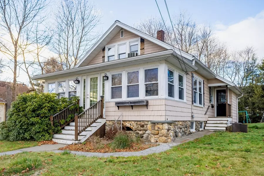 77 Lovewell St, Gardner, MA 01440