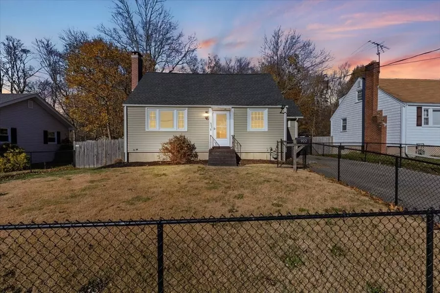 922 Centre St, Brockton, MA 02302