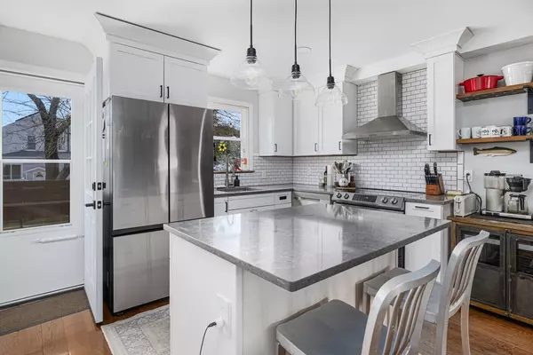 New Bedford, MA 02745,946 Terry Lane