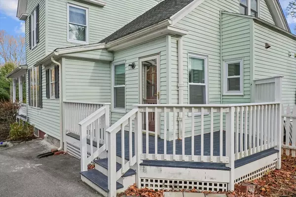 Merrimac, MA 01860,10 Vendome St #10