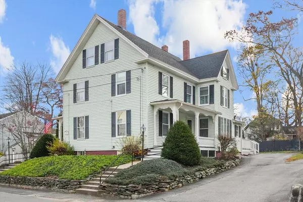 10 Vendome St #10, Merrimac, MA 01860