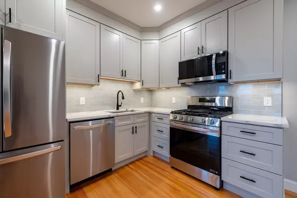 663 Columbia Road #2, Boston, MA 02125