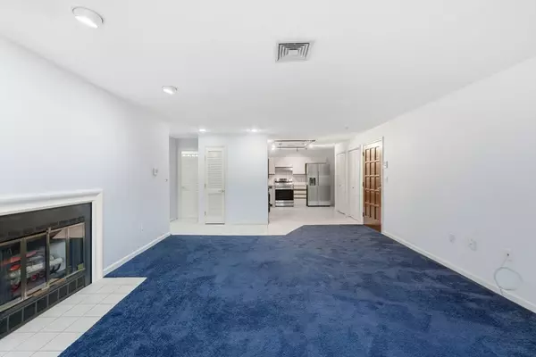 Saugus, MA 01906,9 Thomas St. #C11