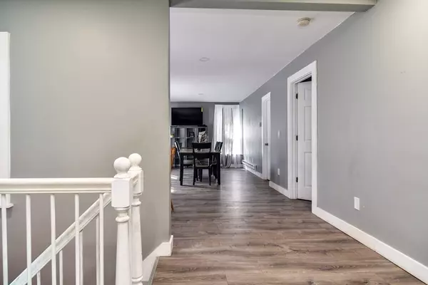 Wayland, MA 01778,136 Commonwealth