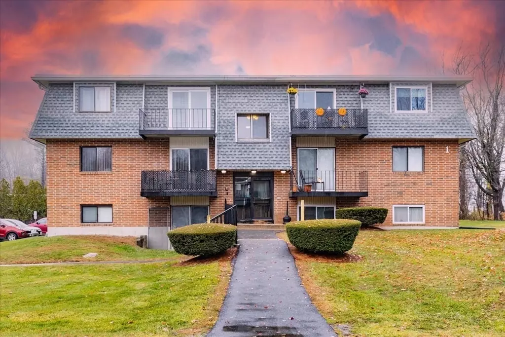 Rutland, MA 01543,176 Maple Ave #1-38