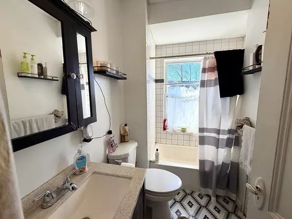 Peabody, MA 01960,9 Sutton St