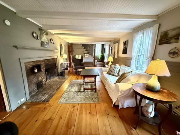 Sturbridge, MA 01518,285 Brookfield Rd