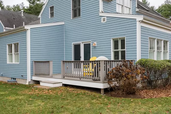 Rochester, MA 02770,9 Hathaway Pond Cir #9