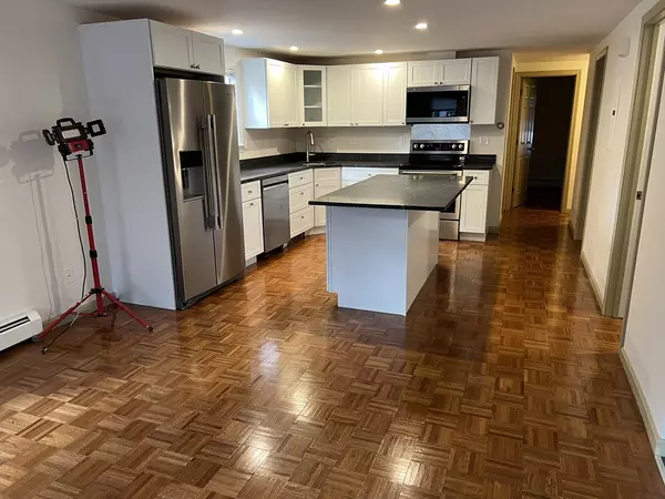 Manchester, MA 01944,22 Morse Court #A