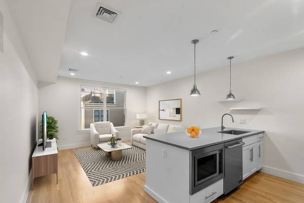 150 W Broadway #313, Boston, MA 02127