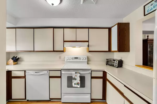 Gloucester, MA 01930,33 Maplewood Avenue #21