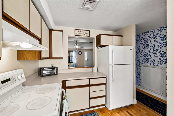 Gloucester, MA 01930,33 Maplewood Avenue #21