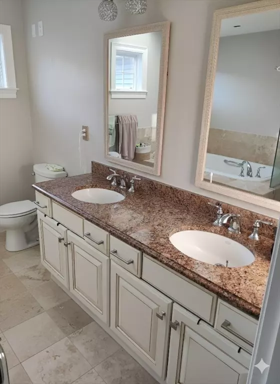 Clinton, MA 01510,806 Ledgewood Way #806