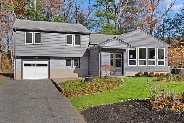 Sudbury, MA 01776,12 Hickory Rd