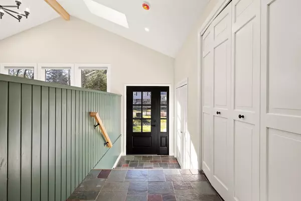 Sudbury, MA 01776,12 Hickory Rd