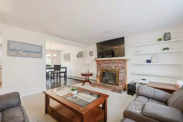 Attleboro, MA 02703,295 Newport Ave