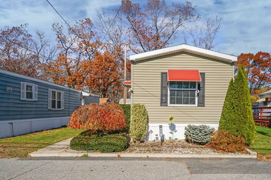 548 Kenyon Ave #45, Attleboro, MA 02703