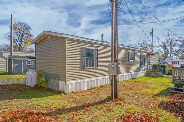 Attleboro, MA 02703,548 Kenyon Ave #45