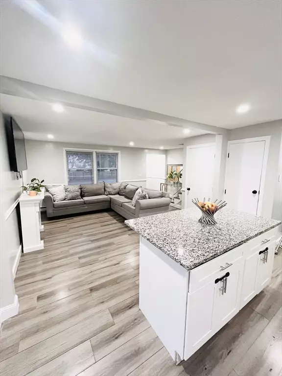 Taunton, MA 02718,28b Staples Street #B