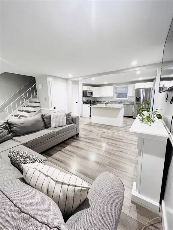 Taunton, MA 02718,28b Staples Street #B