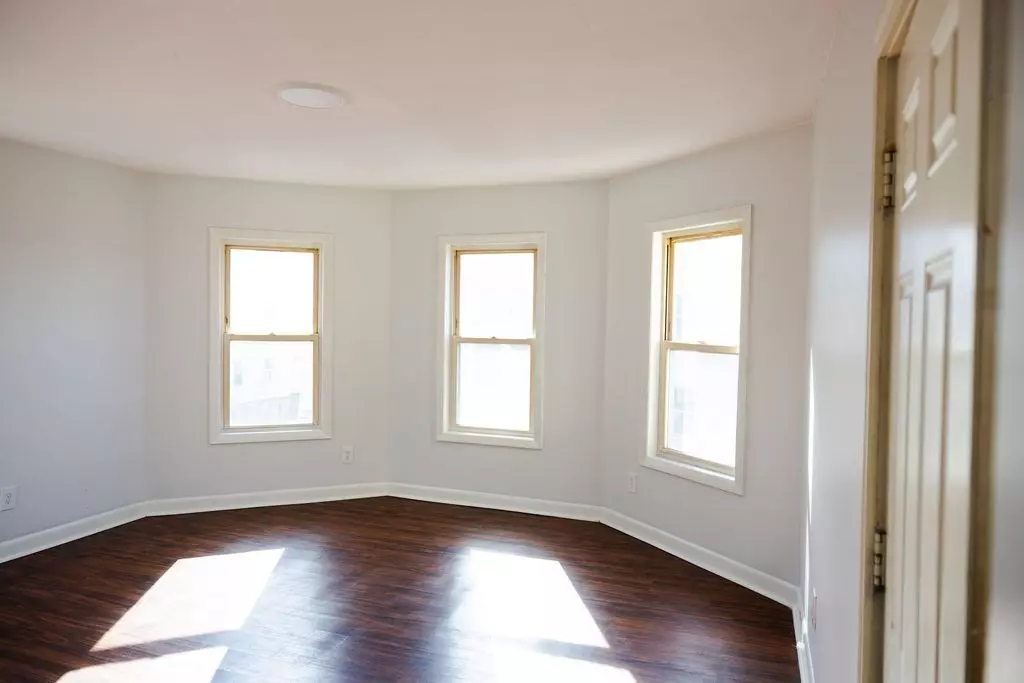 Worcester, MA 01604,27 Columbia #3