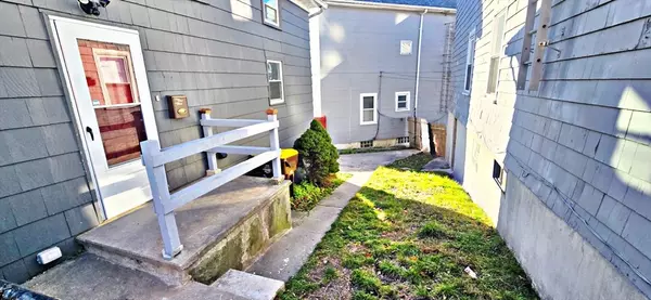 Fall River, MA 02723,23 Pitman Street