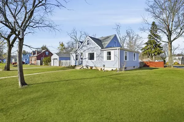 South Hadley, MA 01075,35 Yale St