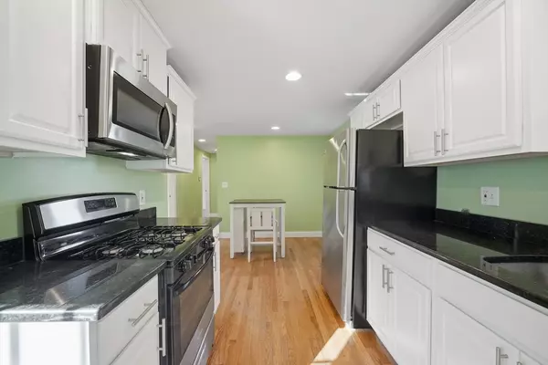 Springfield, MA 01109,30 Lively Lane