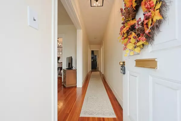 Watertown, MA 02472,27 Oakland St #27